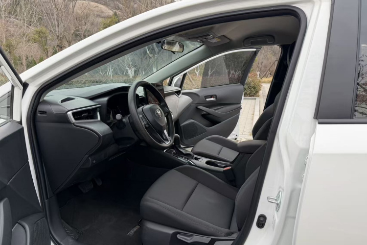 丰田 雷凌 2023款 TNGA 1.5L CVT领先版局部细节19