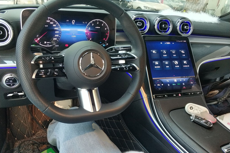 奔驰C级 2024款 改款三 C 260 L 运动版中控内饰12