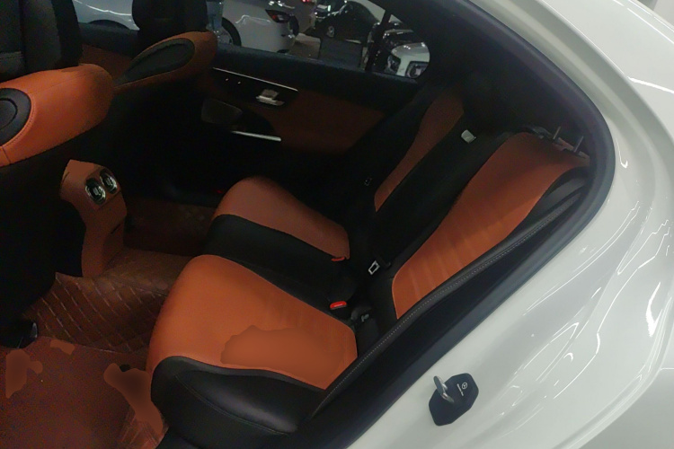 奔驰C级 2022款 C 260 L 运动版中控内饰21