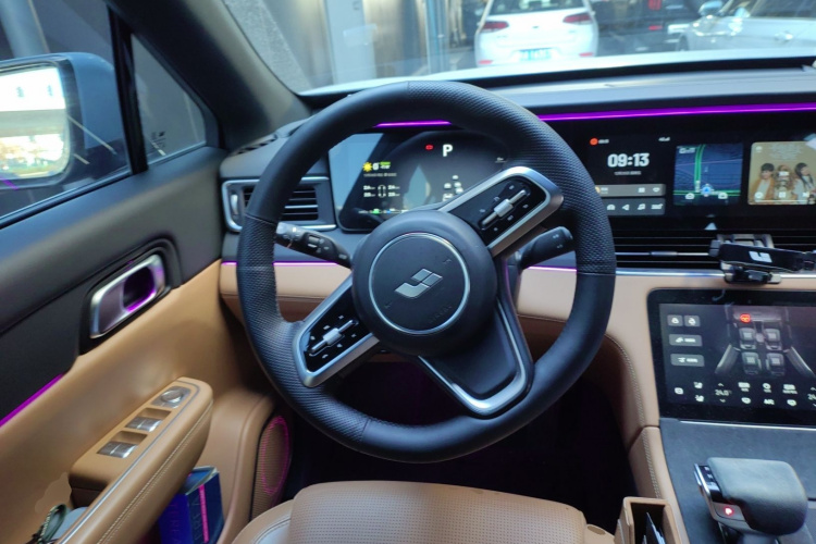 理想汽车 理想ONE 2021款 增程6座版中控内饰13