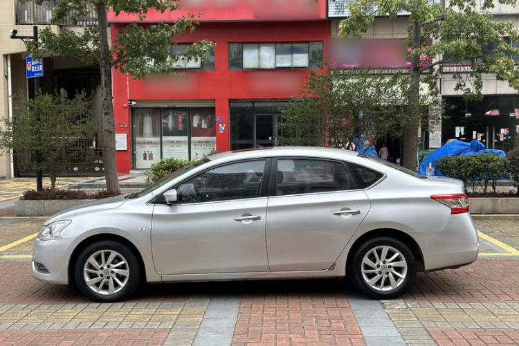 日产 轩逸 2012款 1.6XL CVT豪华版车身外观6004