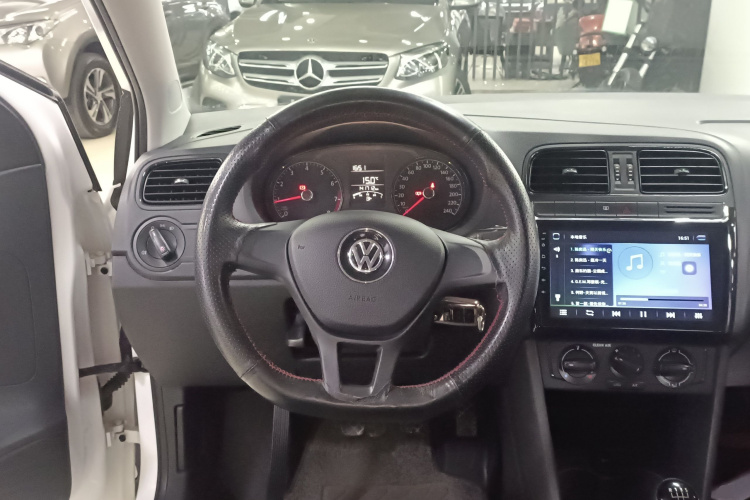 大众 Polo 2016款 1.4L 手动风尚型中控内饰13