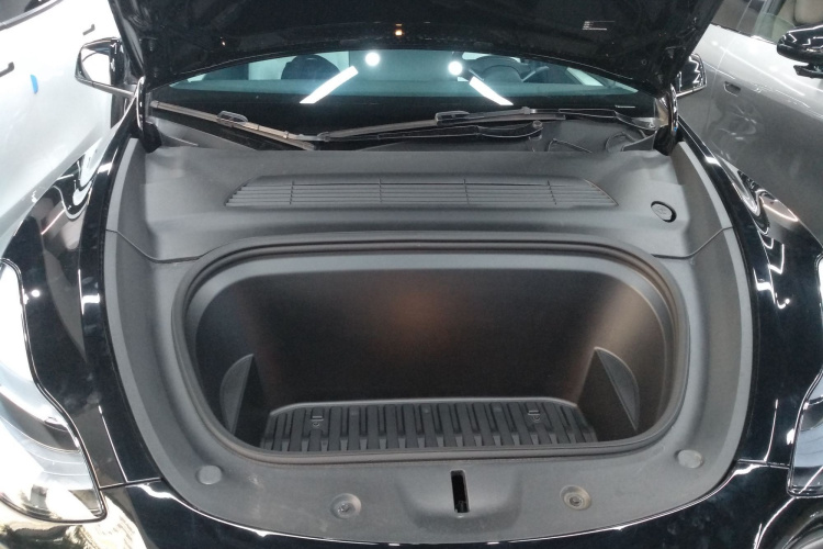 特斯拉 Model Y 2022款 改款 后轮驱动版机舱底盘24