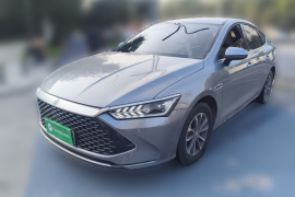 比亚迪 秦PLUS 2024款 荣耀版 DM-i 55KM领先型