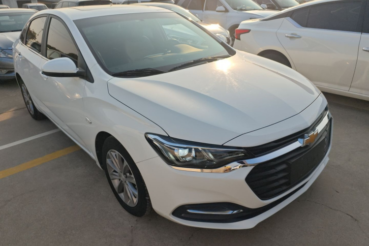 雪佛兰 科鲁泽 2022款 320 自动悦享天窗版车身外观6002