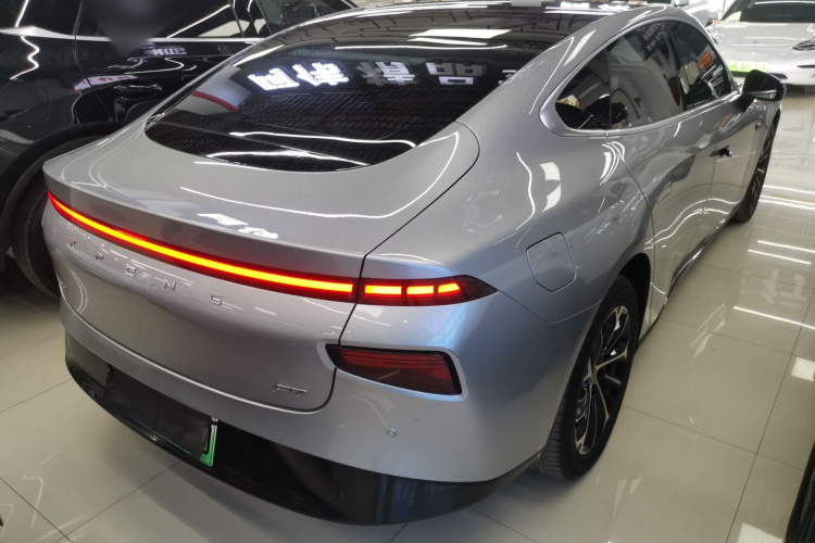 小鹏P7 2021款 670G车身外观7