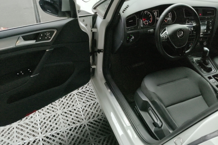 大众 高尔夫 2018款 1.6L 自动舒适型中控内饰20