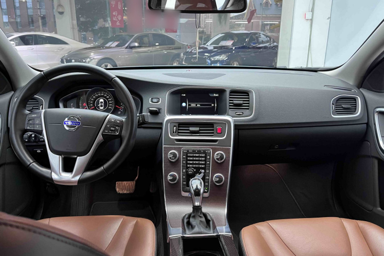 沃尔沃S60 2017款 S60L T3 智进版中控内饰7006