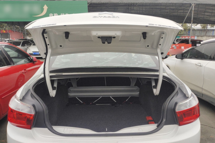 雪铁龙 爱丽舍 2015款 质尚版 1.6L 手动时尚型局部细节23