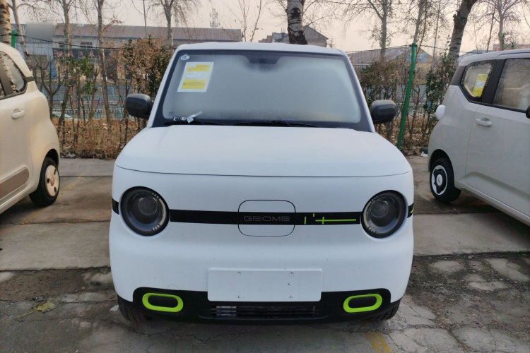 吉利银河 熊猫 2025款 210km 元气熊车身外观2