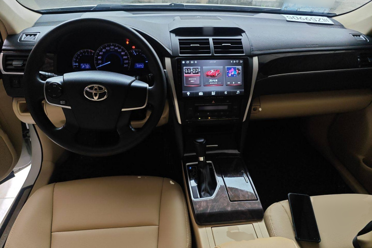 丰田 凯美瑞 2016款 2.0E 十周年纪念精英版中控内饰12