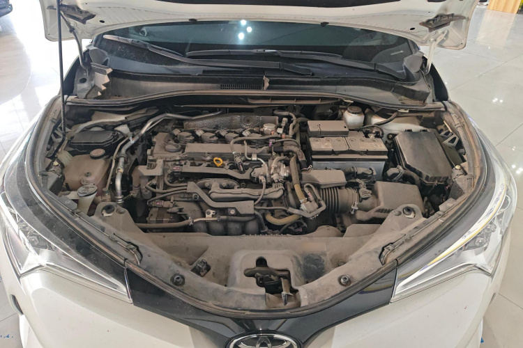丰田C-HR 2020款 2.0L 领先版机舱底盘24