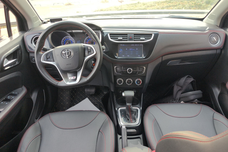 中华V3 2016款 1.5L 自动精英型中控内饰12
