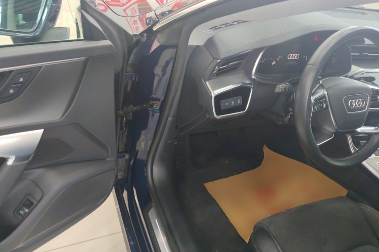 奥迪A7L 2022款 45 TFSI S-line 筑梦未来版中控内饰7003