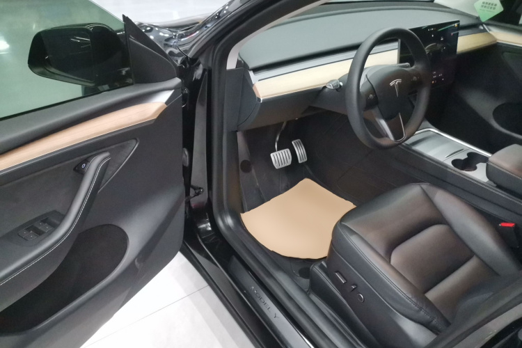 特斯拉 Model Y 2022款 Performance高性能全轮驱动版中控内饰20