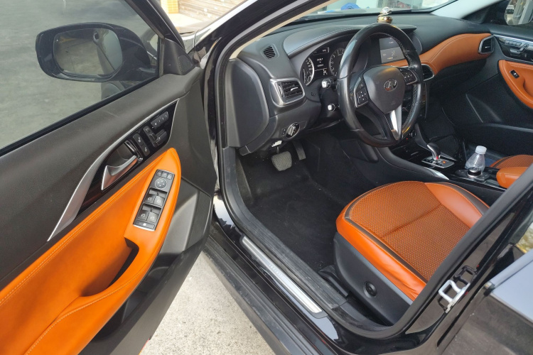 英菲尼迪QX30 2017款 2.0T 四驱运动版中控内饰20