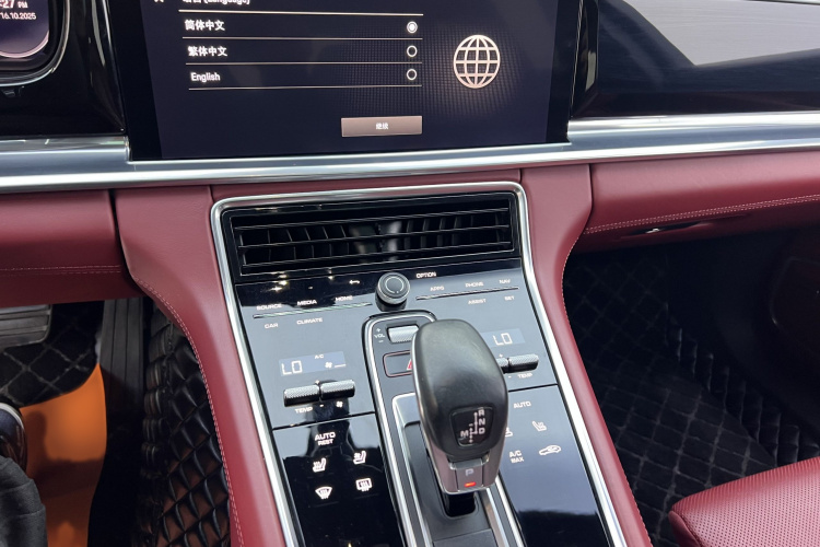 保时捷 2023款 Panamera 4 行政加长版 2.9T中控内饰7005