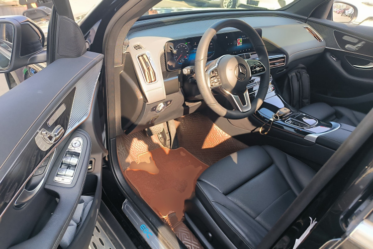 奔驰EQC 2022款 改款 EQC 400 4MATIC中控内饰20