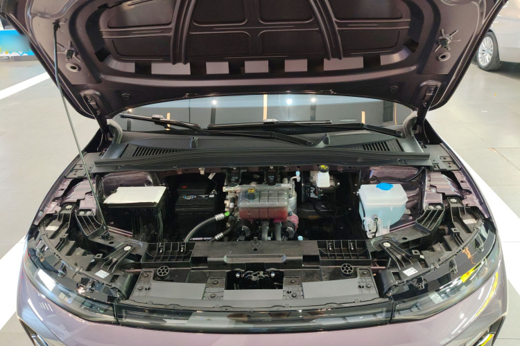 零跑汽车 零跑B01 2025款 650悦享版机舱底盘24