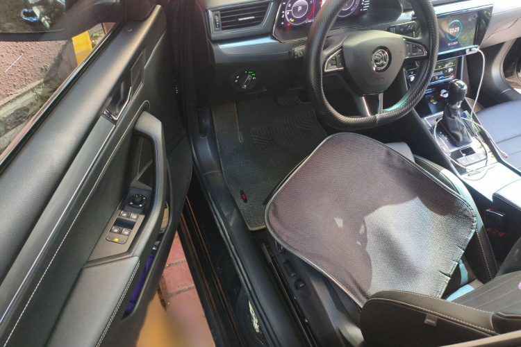 斯柯达 速派 2019款 改款 TSI330 DSG舒适版中控内饰7003