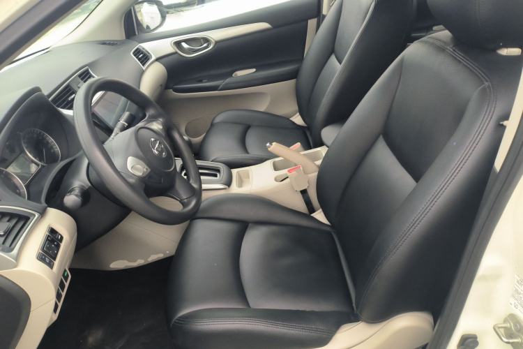 日产 轩逸 2019款 1.6XE CVT舒适版 国V中控内饰19