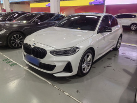 宝马1系 2021款 改款 120i M运动曜夜版