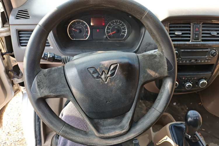 五菱汽车 五菱荣光 2014款 1.2L S 标准型中控内饰13