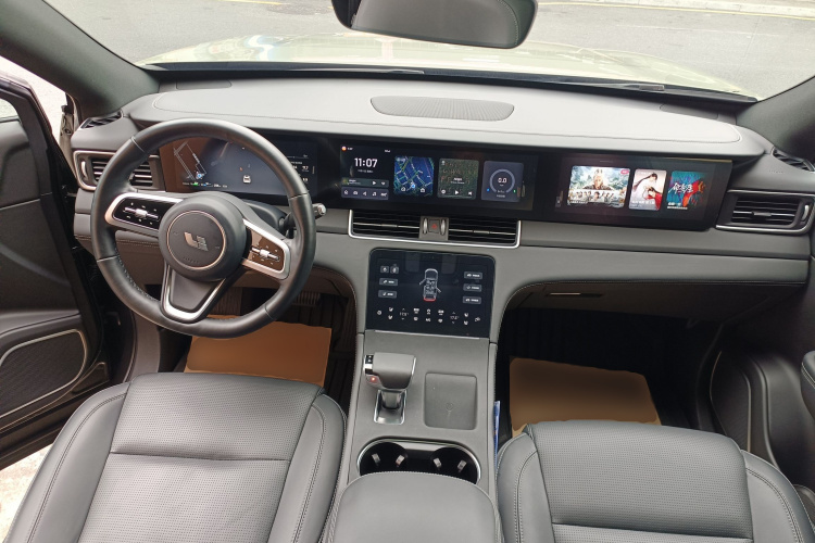 理想汽车 理想ONE 2021款 增程6座版中控内饰12