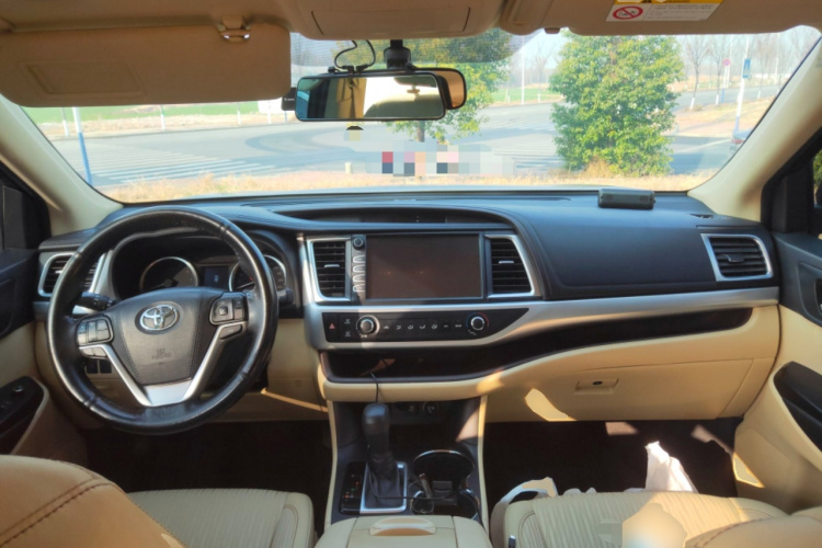 丰田 汉兰达 2018款 2.0T 两驱精英版 5座 国VI中控内饰12