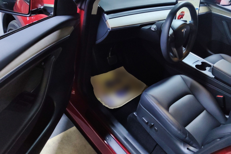 特斯拉 Model Y 2021款 长续航全轮驱动版中控内饰20