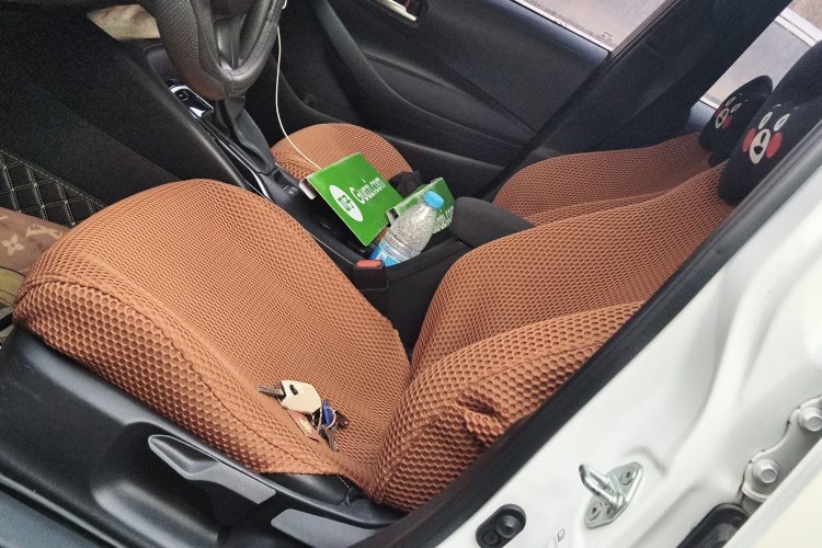 丰田 雷凌 2022款 TNGA 1.5L CVT进取版中控内饰19