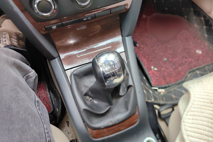 斯柯达 明锐 2012款 1.6L 手动逸俊版局部细节18