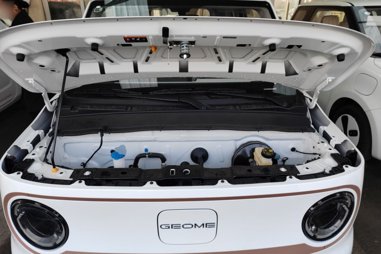 吉利银河 2024款 熊猫mini 200km 耐力熊机舱底盘24