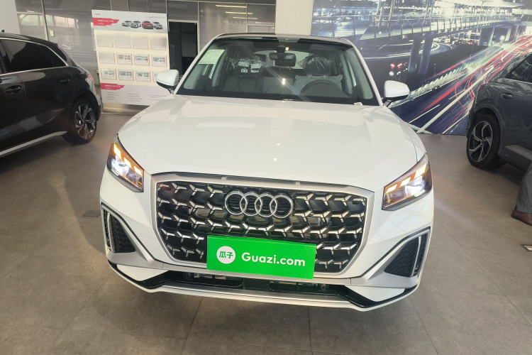 奥迪Q2L 2025款 35TFSI 时尚动感型车身外观2