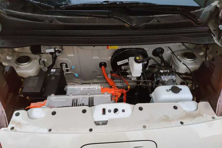 五菱汽车 宏光MINIEV 2025款 四门版 进阶款机舱底盘24