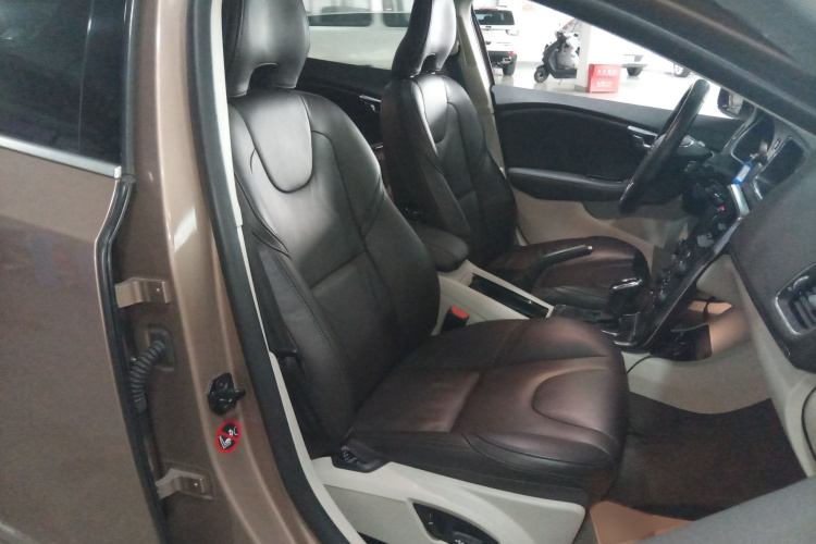 沃尔沃V40 2013款 2.0T 智雅版局部细节41