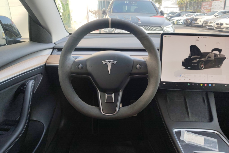 特斯拉 Model 3 2022款 Performance高性能全轮驱动版中控内饰13