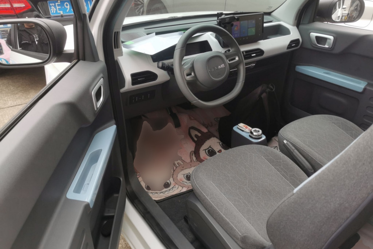 吉利银河 2024款 熊猫mini 200km 耐力熊中控内饰7003