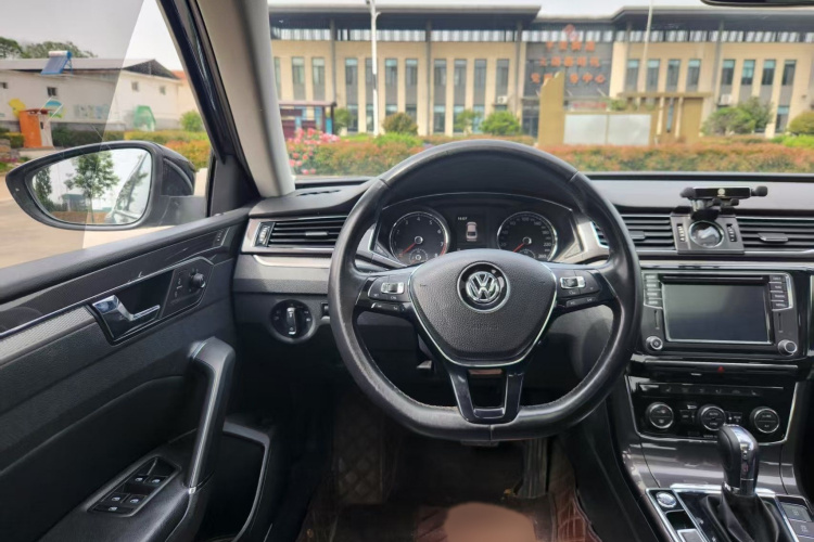 大众 帕萨特 2016款 330TSI DSG御尊版中控内饰7003