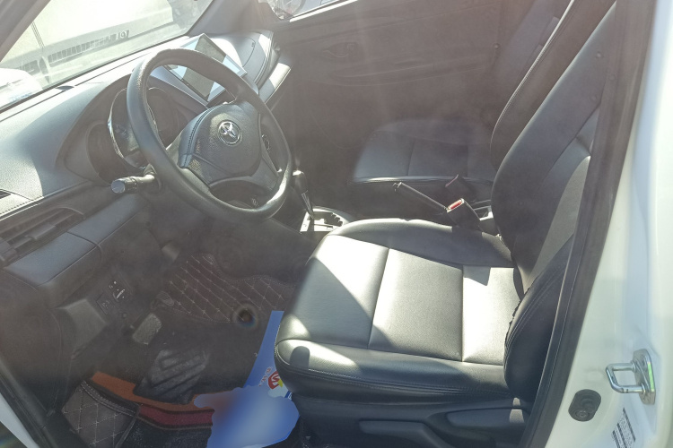 丰田 威驰 2019款 1.5L CVT创行版中控内饰19