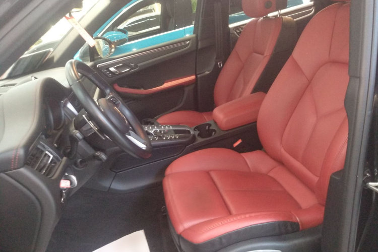 保时捷 2020款 Macan 2.0T中控内饰19