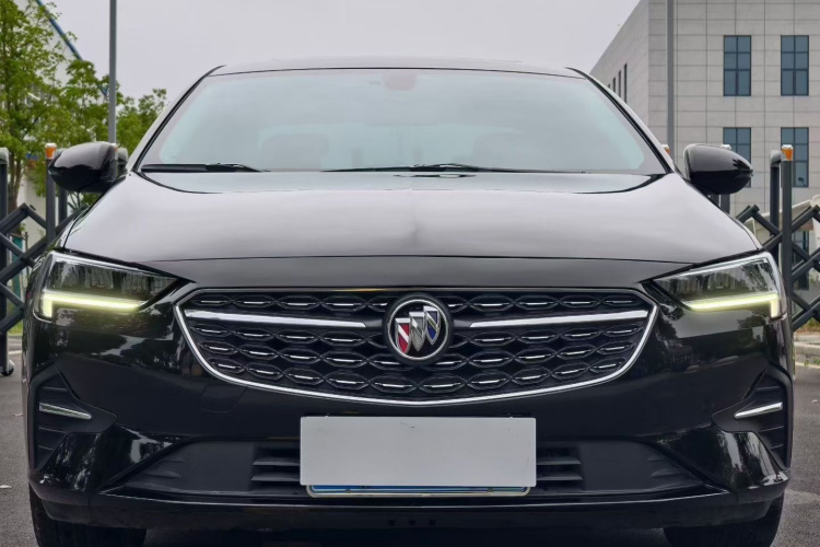 别克 君威 2023款 552T 智享型车身外观6004