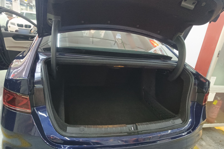 比亚迪 秦PLUS 2024款 荣耀版 DM-i 55KM领先型机舱底盘23