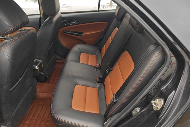 吉利汽车 金刚 2016款 1.5L 手动进取型中控内饰7001