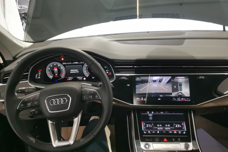 奥迪Q7 2025款 55 TFSI quattro S line运动型中控内饰7002