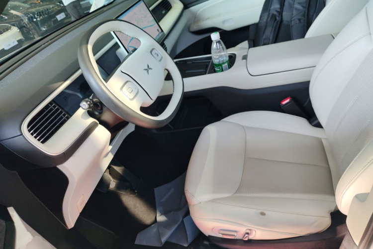 小鹏G6 2023款 580 长续航 Pro中控内饰19