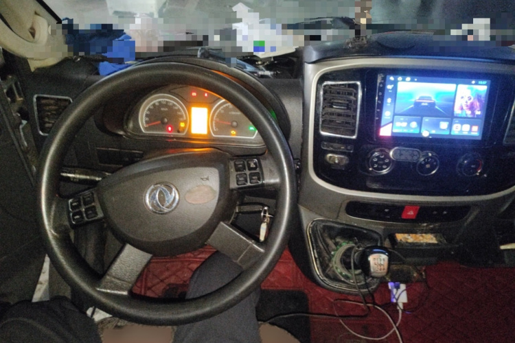 东风御风 御风 2021款 2.0T动力王前驱物流车长轴中顶6-9座国VI ZD20局部细节13