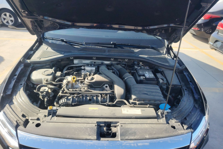 大众 朗逸 2024款 300TSI DSG满逸版机舱底盘24