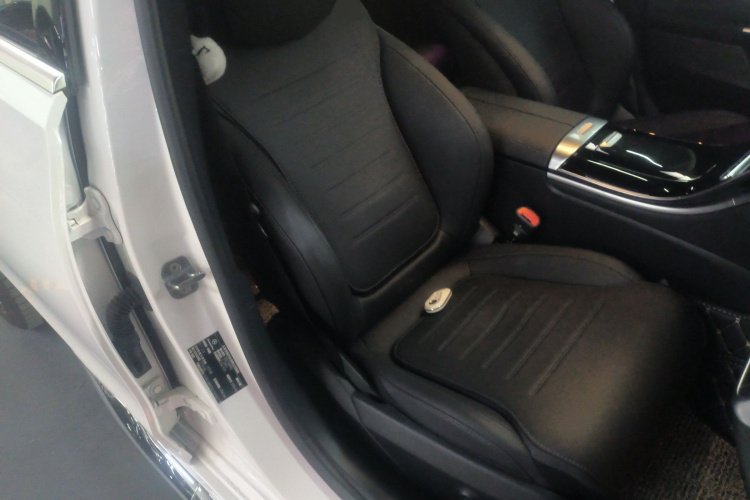 奔驰C级 2025款 改款 C 200 L 运动版局部细节41