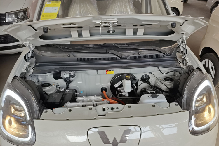 五菱汽车 宏光MINIEV 2025款 四门版 进阶款机舱底盘24